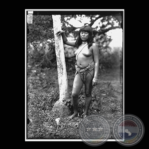 MUJER DE LA TRIBU CHAMACOCO (LADRONTE) - Fotografa de GUIDO BOGGIANI