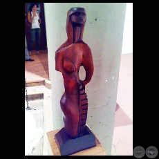 Escultura en madera de Sergio Jara