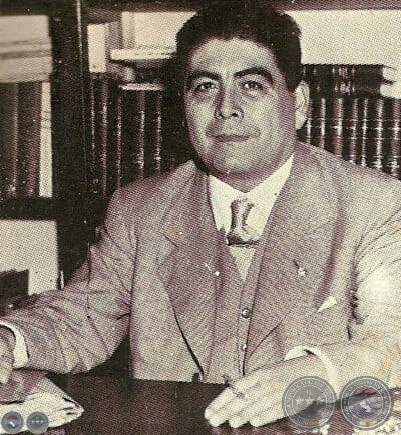 El 10 de mayo de 1945. J. Natalicio González es designado representante diplomático del Paraguay ante el gobierno uruguayo.