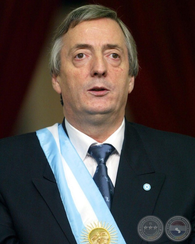 El 17 de julio de 2006. Llega al país de visita oficial, el presidente argentino Néstor Kirchner.