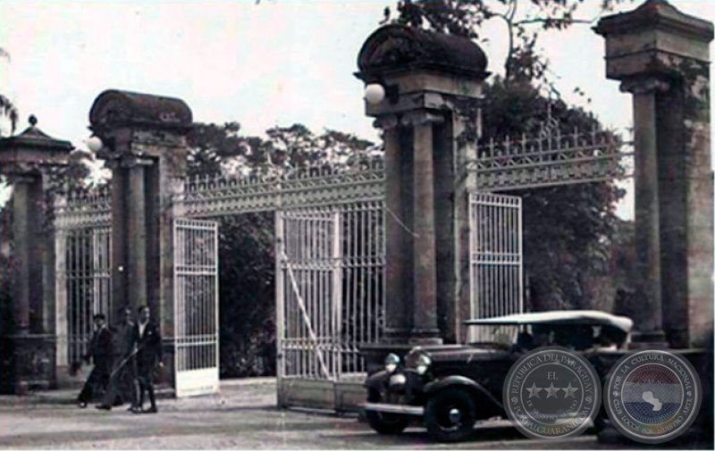 El 24 de agosto de 1926. Se inaugura el “Parque Caballero”.