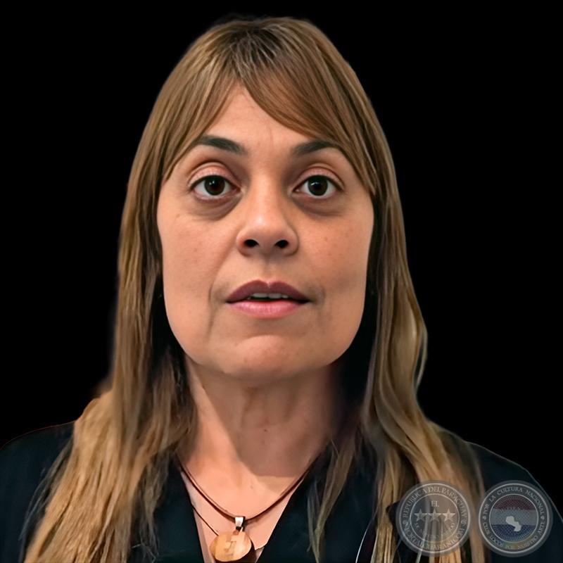 MARÍA LAURA SALINAS