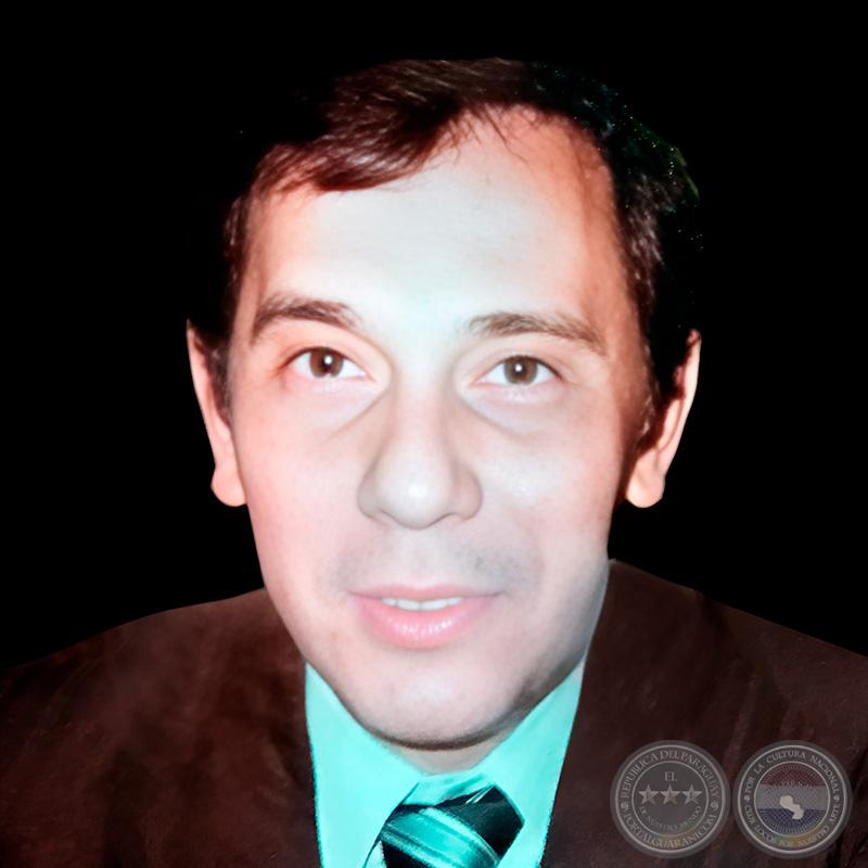  LEÓN CAVALLARO (+)