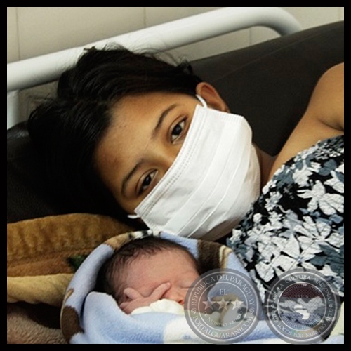 MADRES ADOLESCENTES, 2012 - Fotografía digital TERESITA NOEMÍ GONZÁLEZ