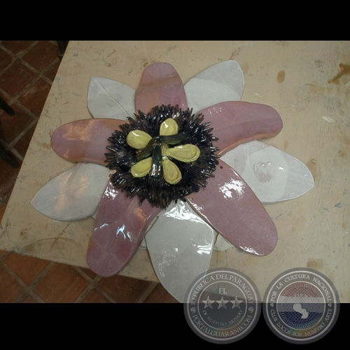 MBURUCUYÁ ROSA - Obra de Lutgard María Van Dyck