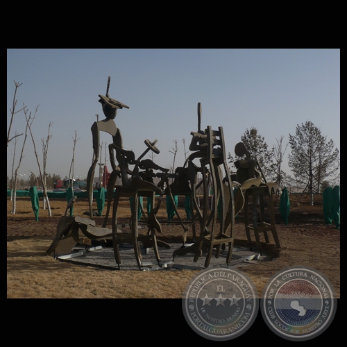 CHINA - ESCULTURA DE GUSTAVO BECKELMANN