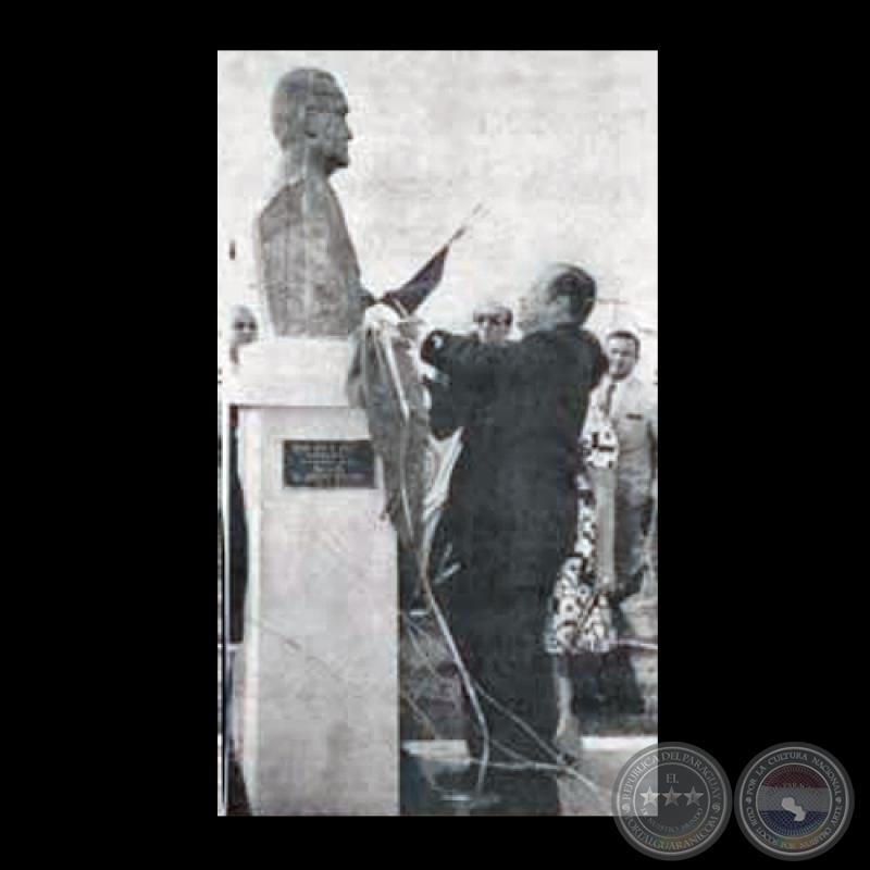 BUSTO DEL GENERAL ALCIBÍADES IBAÑEZ ROJAS - Escultura pública de HERMANN GUGGIARI