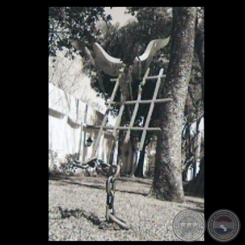 LIBERTAD, 1988/89 - Escultura de HERMANN GUGGIARI