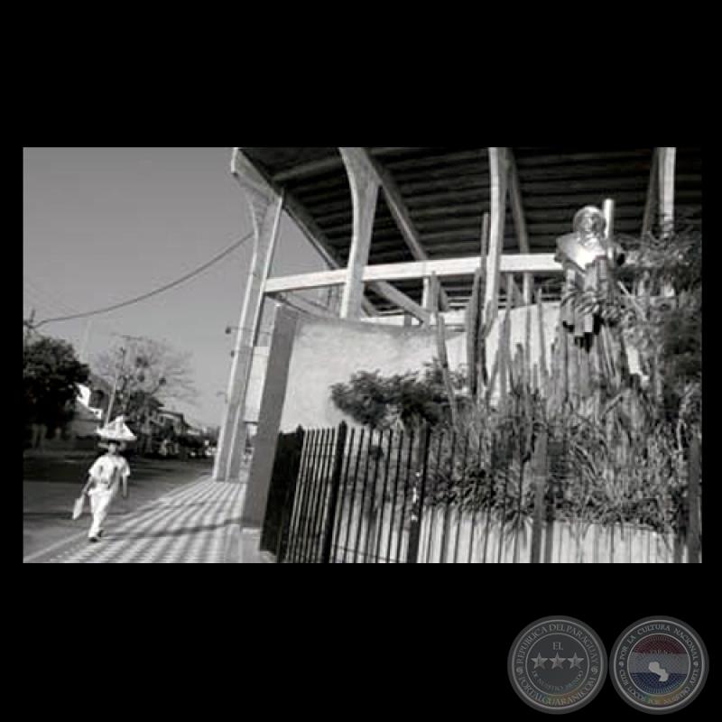 SOLDADO O EL MORTERISTA, 1978 - Escultura de HERMANN GUGGIARI