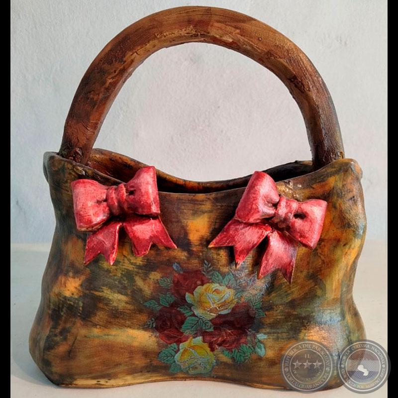 Escultura de la serie "La Era Coquette" CARTERA 4 - Escultura de Florencia Banquer
