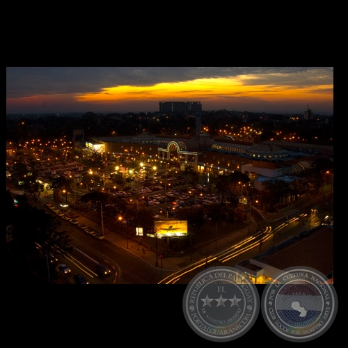 SHOPPING DEL SOL (Al anochecer) - Fotografía de Fernando Allen