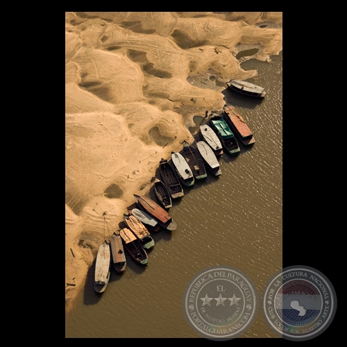 LANCHAS PARA EL CRUZE AL CHACO´I - Fotografía de Fernando Allen