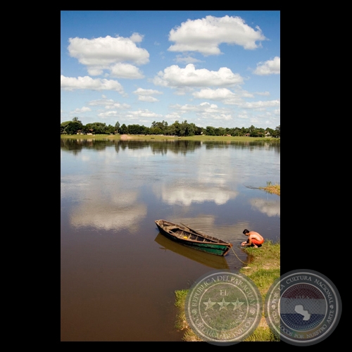 PESCADOR PREPARÁNDOSE PARA LA PESCA - Fotografía de FERNANDO ALLEN