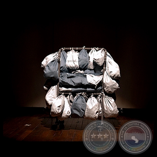 SILLÓN DIÓGENES - Instalación de BETTINA BRIZUELA