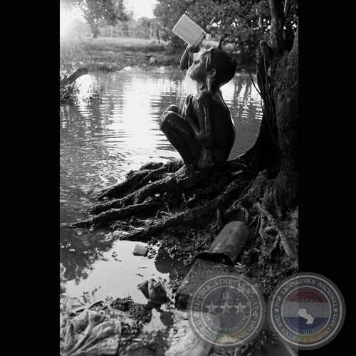 NIÑO Y ARROYO - Fotografía: Carlos Bittar - Año 1990 