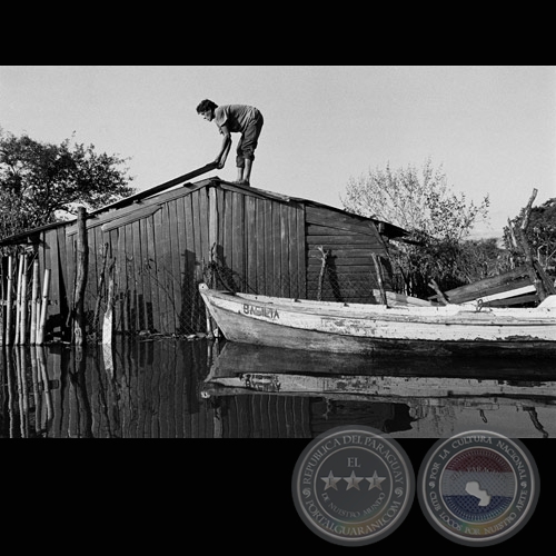 CASA INUNDADA - Fotografía: Carlos Bittar - Año 05/1992 