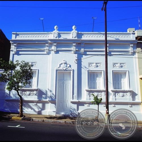 LA CASA ENYESADA (BETTINA BRIZUELA, 2000) - Fotografía de GABRIELA ZUCCOLILLO