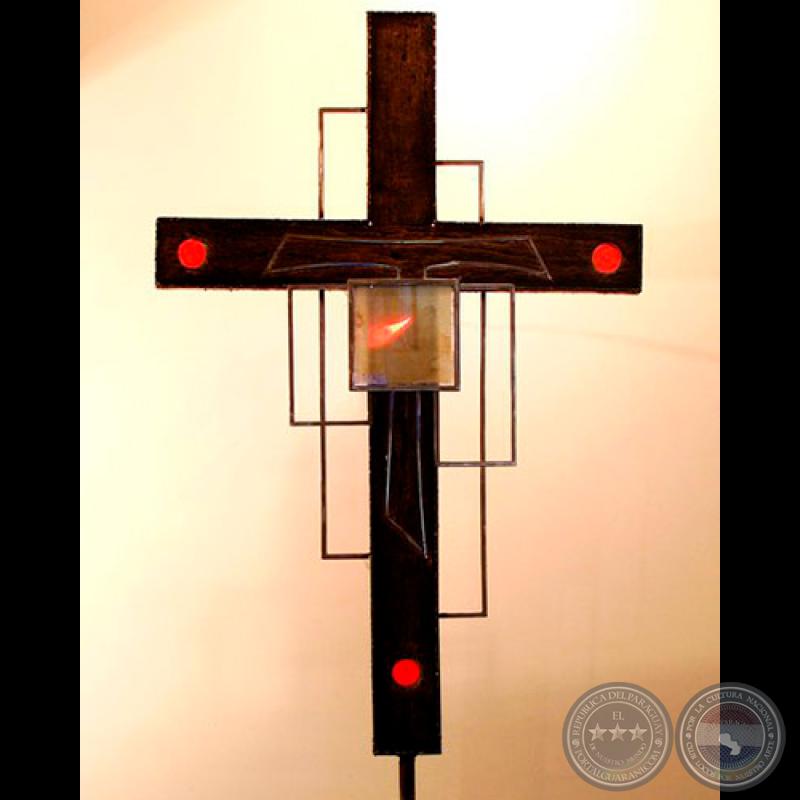 CRUZ -  PARA LA RELIQUIA DEL PADRE PIO, 2011 - Escultura de JUAN PABLO PISTILLI