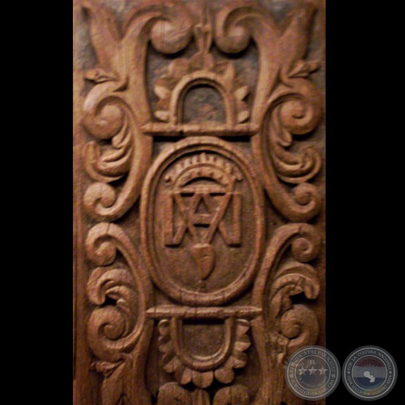 CUARTERONES DE PUERTA ECLESIÁSTICA CON MONOGRAMAS DE LA COMPAÑÍA DE JESÚS - MUSEO JUAN SINFORIANO BOGARÍN