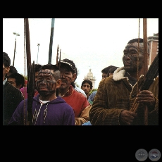 TESAPÉ (Del libro) - Fotografía (CAPÍTULO IV: Identidades en tiempo de invasión / La aldea global)