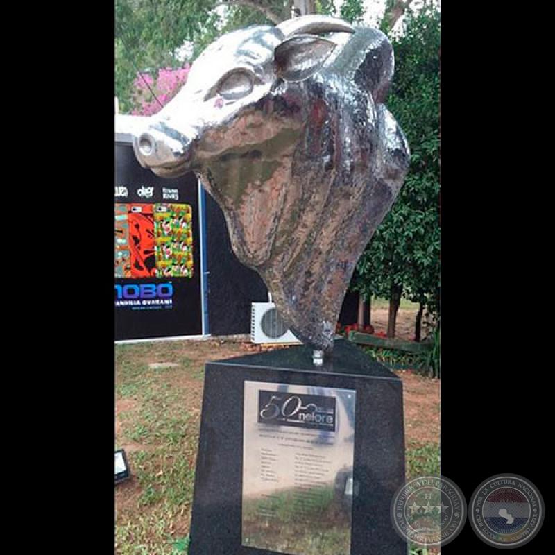 HOMENAJE AL 50 AÑOS FUNDACIÓN DE LA ASOCIACIÓN DE NELORE DEL PARAGUAY, 2015 - Escultura de JUAN PABLO PISTILLI 