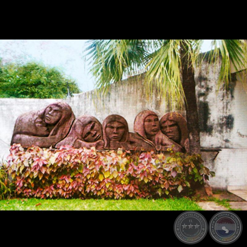 FAMILIA ABORIGEN, 1971 - Obra de JOSÉ LATERZA PARODI