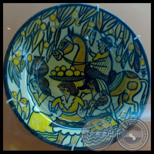 PLATO DE CERÁMICA - Obra de JULIÁN DE LA HERRERÍA