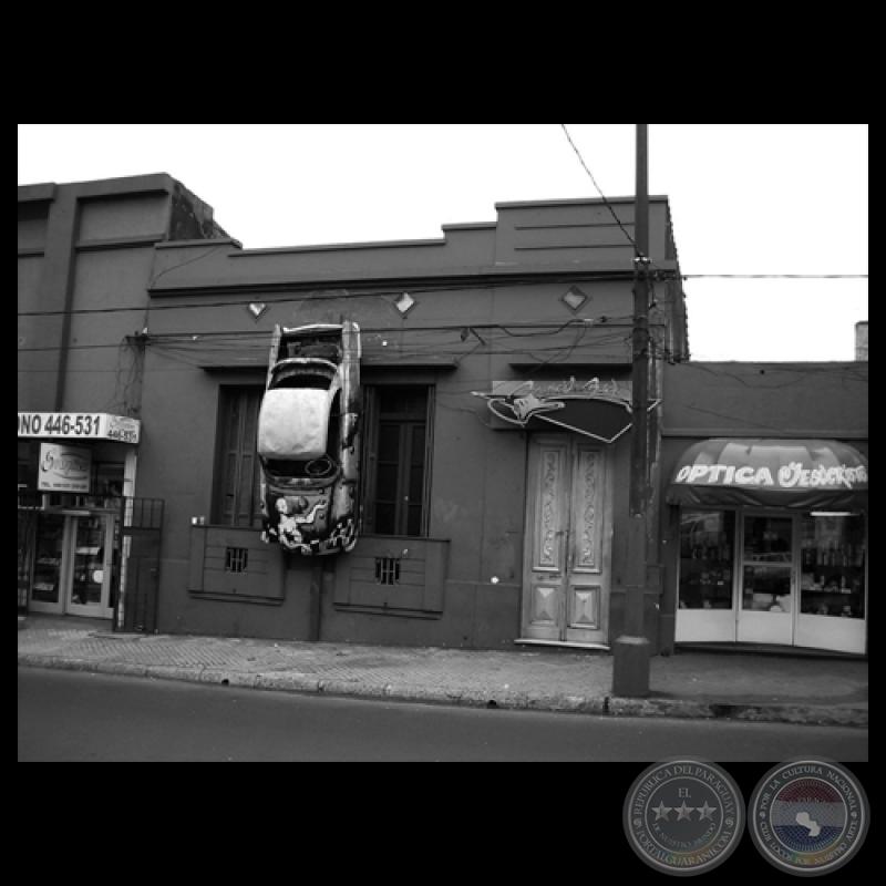 EN DESARME / ANDAR LA CIUDAD II, 2007 - Fotografías de LISANDRO CARDOZO
