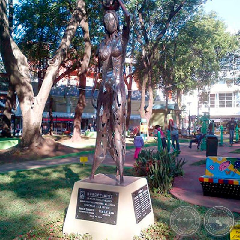 MANANTIAL DE AMOR, 2013 - Escultura de JUAN PABLO PISTILLI
