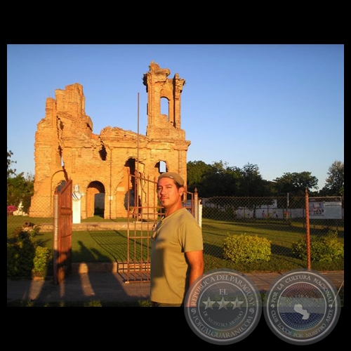 IGLESIA DE HUMAITÁ, 2011 - Fotografías de MARCOS BENÍTEZ
