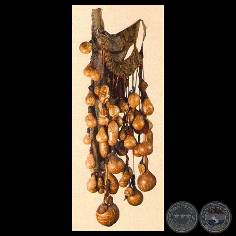 AO ÑE’É (THE LENGUAGE OF CLOTHES), 2002 - Obra de MARITÉ ZALDÍVAR