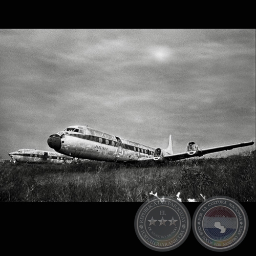 L.A.P. (Líneas Aereas Paraguayas) - SERIE FACHADAS - Fotografía de JAVIER MEDINA VERDOLINI