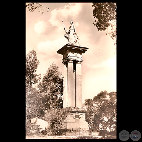 MONUMENTO DE ITORORÓ - PARAGUAY - Foto de CLAUS HENNING