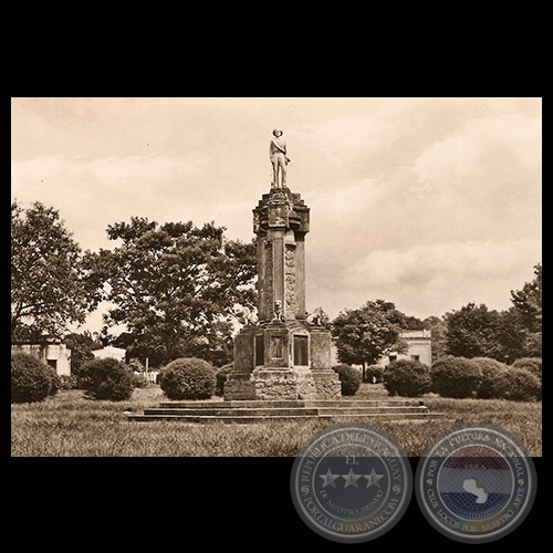 MONUMENTO DE YAGUARÓN - RUTA N° 1 - PARAGUAY - Foto de CLAUS HENNING
