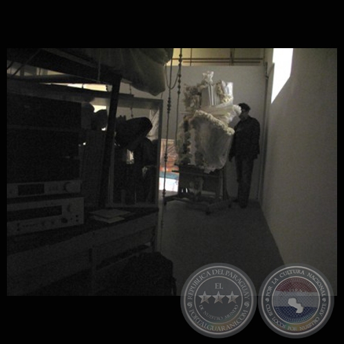 UMGEKEHRT WIRD EIN SCHUH DRAUS, 2009 - Instalación temporal de PATRICIA WICH