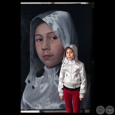 MEISJE MET ZILVERJAS, 2012 - Óleo de ENRIQUE COLLAR