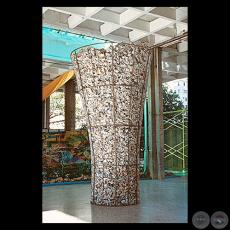 BASURA-INFORMACIÓN, 2000 - 7ª BIENAL DE LA HABANA, CUBA - Instalación de ADRIANA GONZÁLEZ BRUN