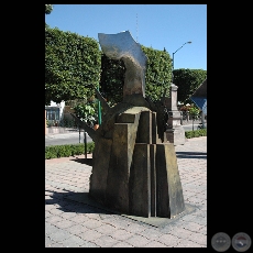 ENCUENTRO DE ESCULTORES EN LA CIUDAD DE MÉXICO, 2008 - Escultura de GUSTAVO BECKELMANN