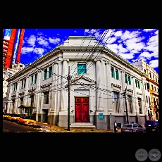 Fotografía montada manualmente en 3D  (De acuerdo a la obra, en tres a cinco capas superpuestas) - Fotógrafo: VÍCTOR BECKELMANN