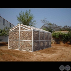 CASA DE ESCOMBROS (AT HOME), 2001 - Obra de BETTINA BRIZUELA