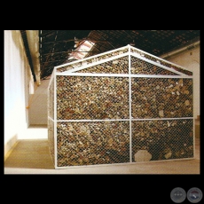 CASA DE ESCOMBROS - BRASIL, 2002 - Instalación de BETTINA BRIZUELA