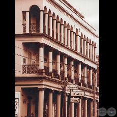 LAS ESQUINAS DE ASUNCIÓN (Serie) - Fotografía de Mario Franco