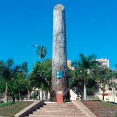 HOMENAJE A LA CIUDAD DE ASUNCIÓN, 2008 - Escultura pública de HERMANN GUGGIARI