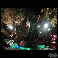 HOMENAJE A AGUSTÍN PIO BARRIOS, 2011 (Escultura de GUSTAVO BECKELMANN)