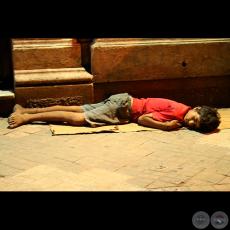 NIÑOS DE LA CALLE… Y ALGO MÁS (Fotografías de MARIO FRANCO)