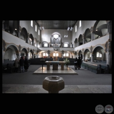 UN PROYECTO DE ARTE EN LA IGLESIA, 2009 - Instalación de PATRICIA WICH