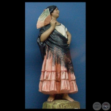 KYGUA VERÁ - Estatuilla de barro cocido de SERAFIN MARSAL