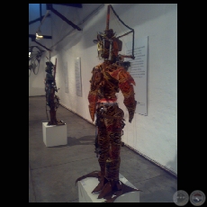 NANO GUARANÍ / NANA GUARANÍ, 2011 - Esculturas de SERGIO BUZÓ