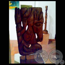 Escultura en madera de Sergio Jara