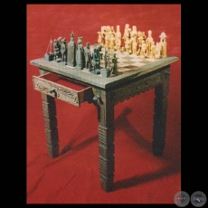 JUEGO DE AJEDRÉZ - Escultura en madera de ZENÓN PÁEZ ESQUIVEL